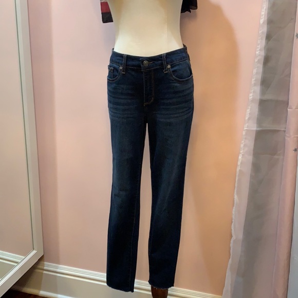 SOFIA VERGARA SKINNY RAW ANKLE DARK WASH JEAN SIZE 8 SOFT & STRETCHY - Picture 3 of 6